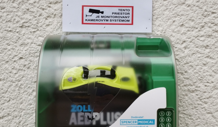 Aktuality / Automatizovaný externý defibrilátor (AED) - foto