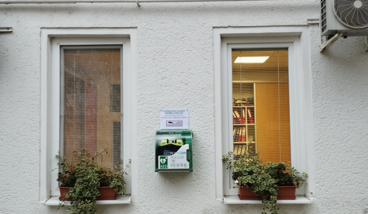 Aktuality / Automatizovaný externý defibrilátor (AED) - foto