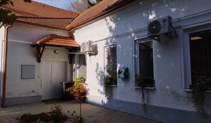 Aktuality / Automatizovaný externý defibrilátor (AED) - foto