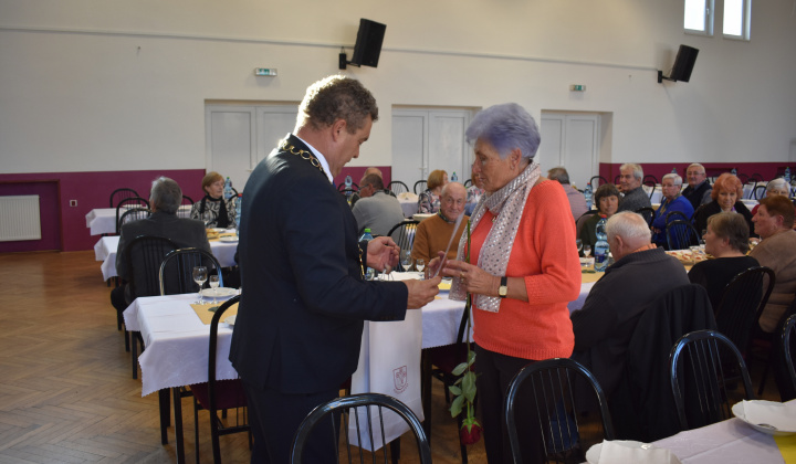 POSEDENIE PRI PRÍLEŽITOSTI MESIACA ÚCTY K STARŠÍM 2025