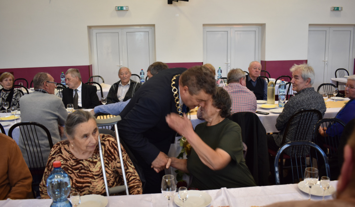 POSEDENIE PRI PRÍLEŽITOSTI MESIACA ÚCTY K STARŠÍM 2025